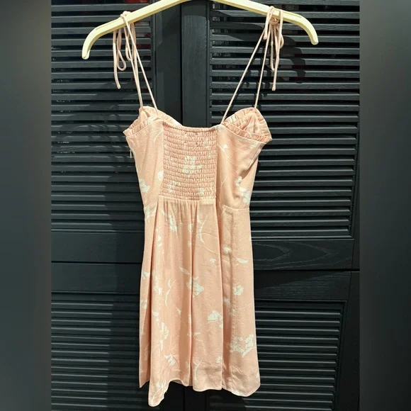 Aritzia Wilfred Fable Floral Dress in Coral Blush - Picture 6 of 13